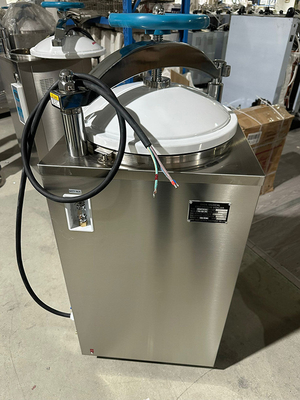 100L Convenient Operation Hand Wheel Autoclave Vertical Price