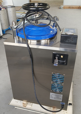75L Internal Circulation Vertical Pressure Steam Sterilizer Hand Wheel Quick Open